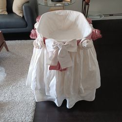 Basinet Costume Design (Only One Piece) $80.00  No Base Or Matress Include It.
