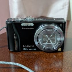 Lumix DMC-ZS10 with Charger 