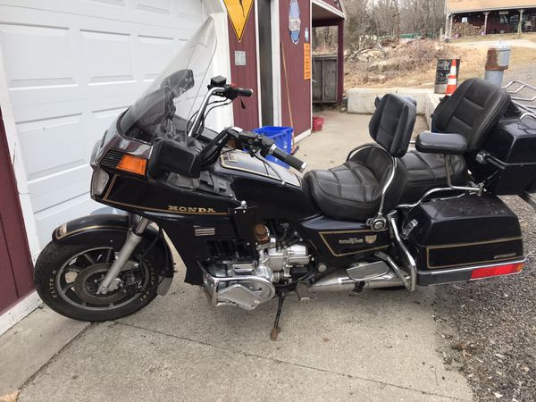 1984 honda gold wing.