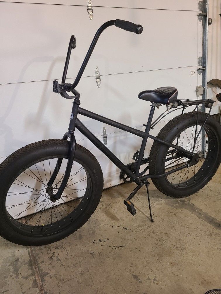 Mongoose Fat Tire Beach Cruiser Bicycle