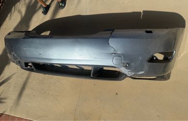 2004-2009 Lexus Rx330 Rx350 Rx400h front bumper needs repairs