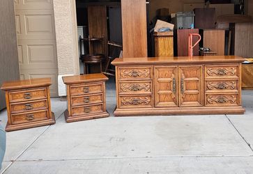Vintage Drexel Dresser Set