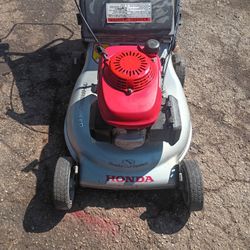 Makina Honda Trabajando Motor Y Transmisión 