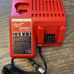 NEW MILWAUKEE M12/M18 CHARGER 
