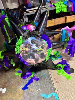 Monster jam tambor star pinata