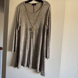 Discreet women’s long sleeve A line dress, size 1x