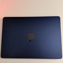 Mac Book Air M2 Chip 256GB (2022 Model)