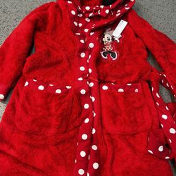 Minnie Robe