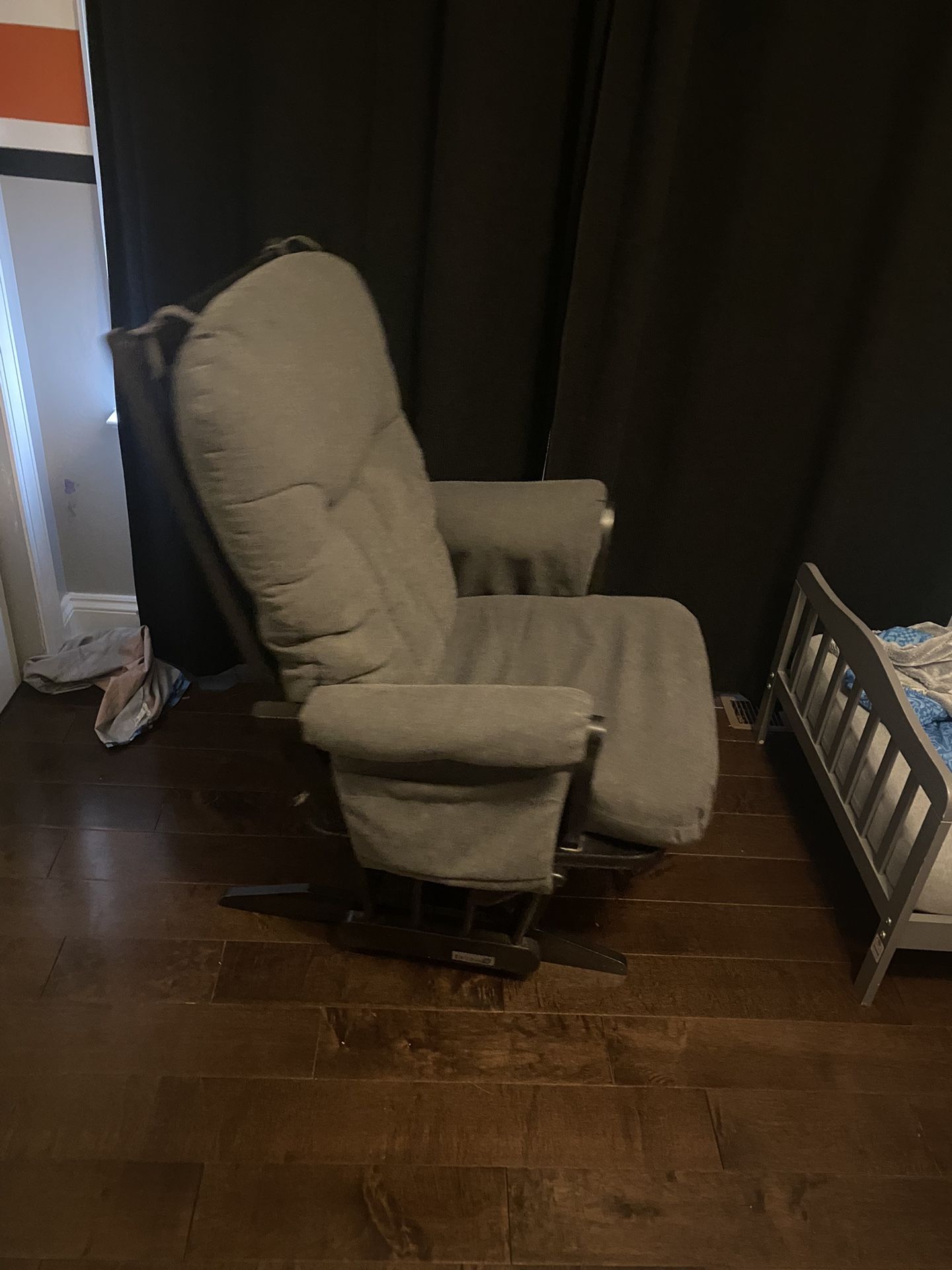 Nursery Rocking Chair/Glider