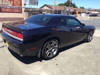 2012 Dodge Challenger rt plus