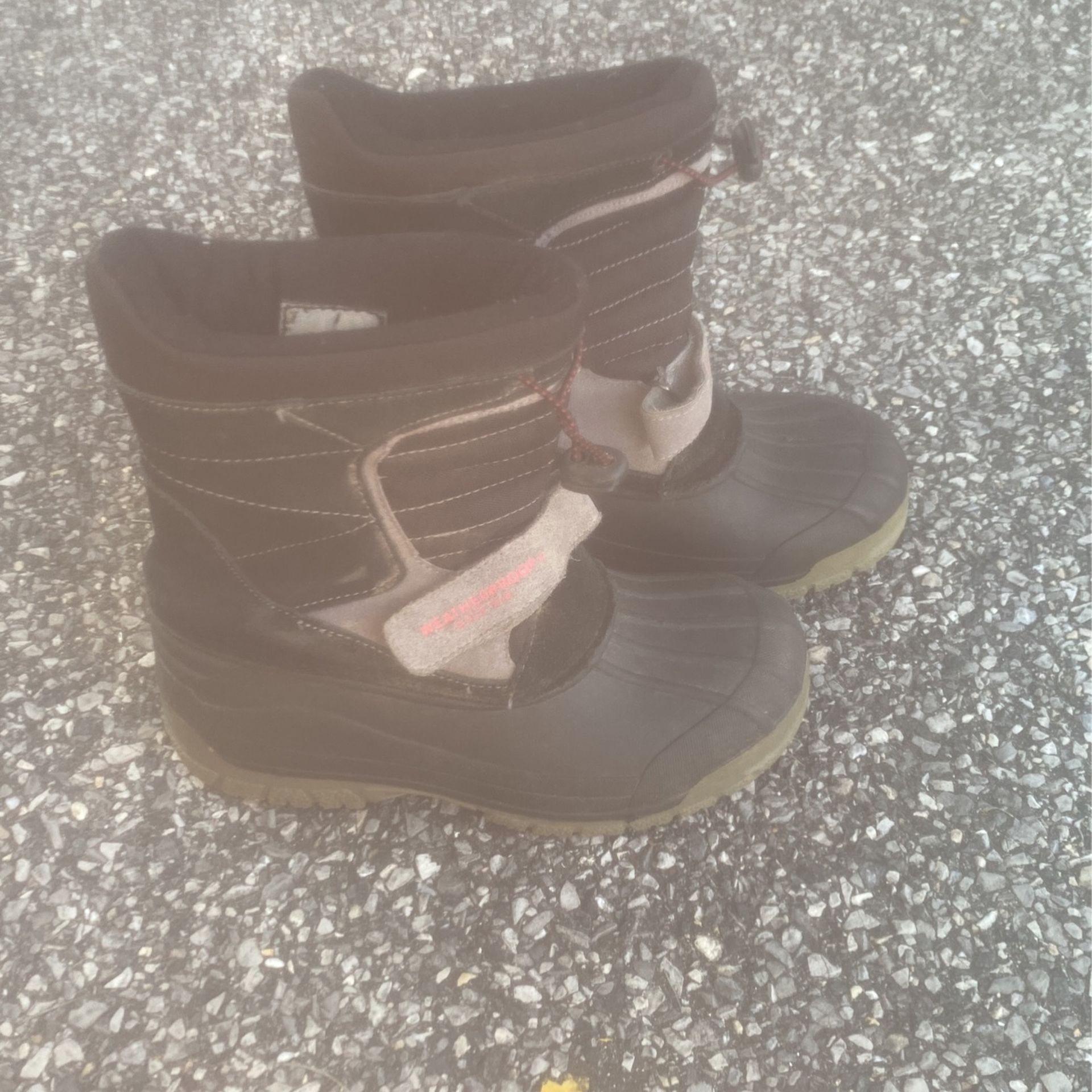 Weather Lproof Snow Boots  Boys Size 4