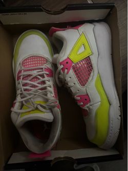 Jordan 4s
