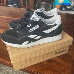 Reebok Woman Size 6 Men Size 4.5 