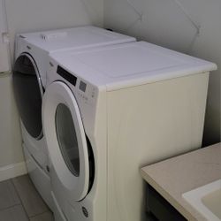 Paired Set Whirlpool Washer & Dryer W Pedestals