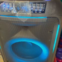 🔥Doble bocinas 🔊 Bluetooth 🤓micrófono inalámbrico 🛜 sonido fuerte 💪 recargable 🌟  🔥🔥Extra beis 🔥ideal para tus fiestas 🎈 control y cargador?