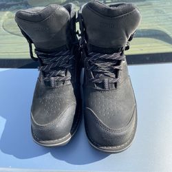 Woman’s Redwing Worx Boots-size 9