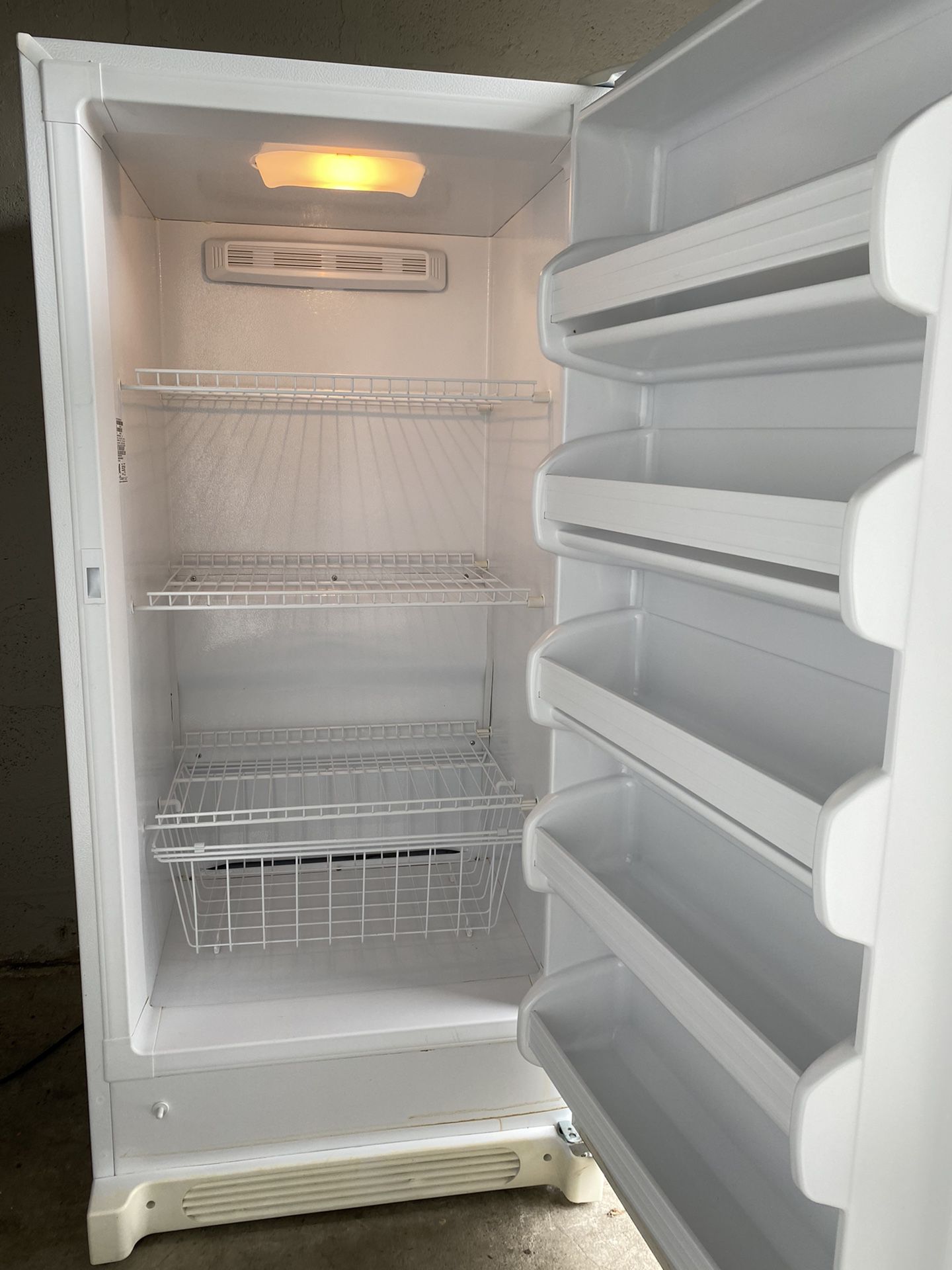 *Frost-Free* 14.0 Cubic Ft Freezer