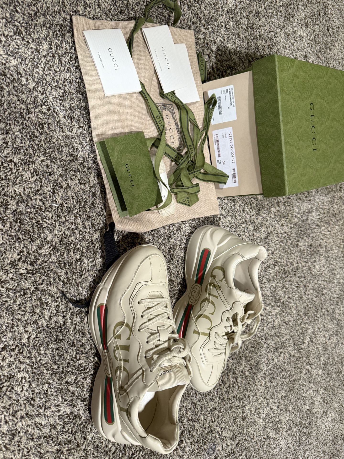 Gucci Sneaker Italian Size 38 / USA 7