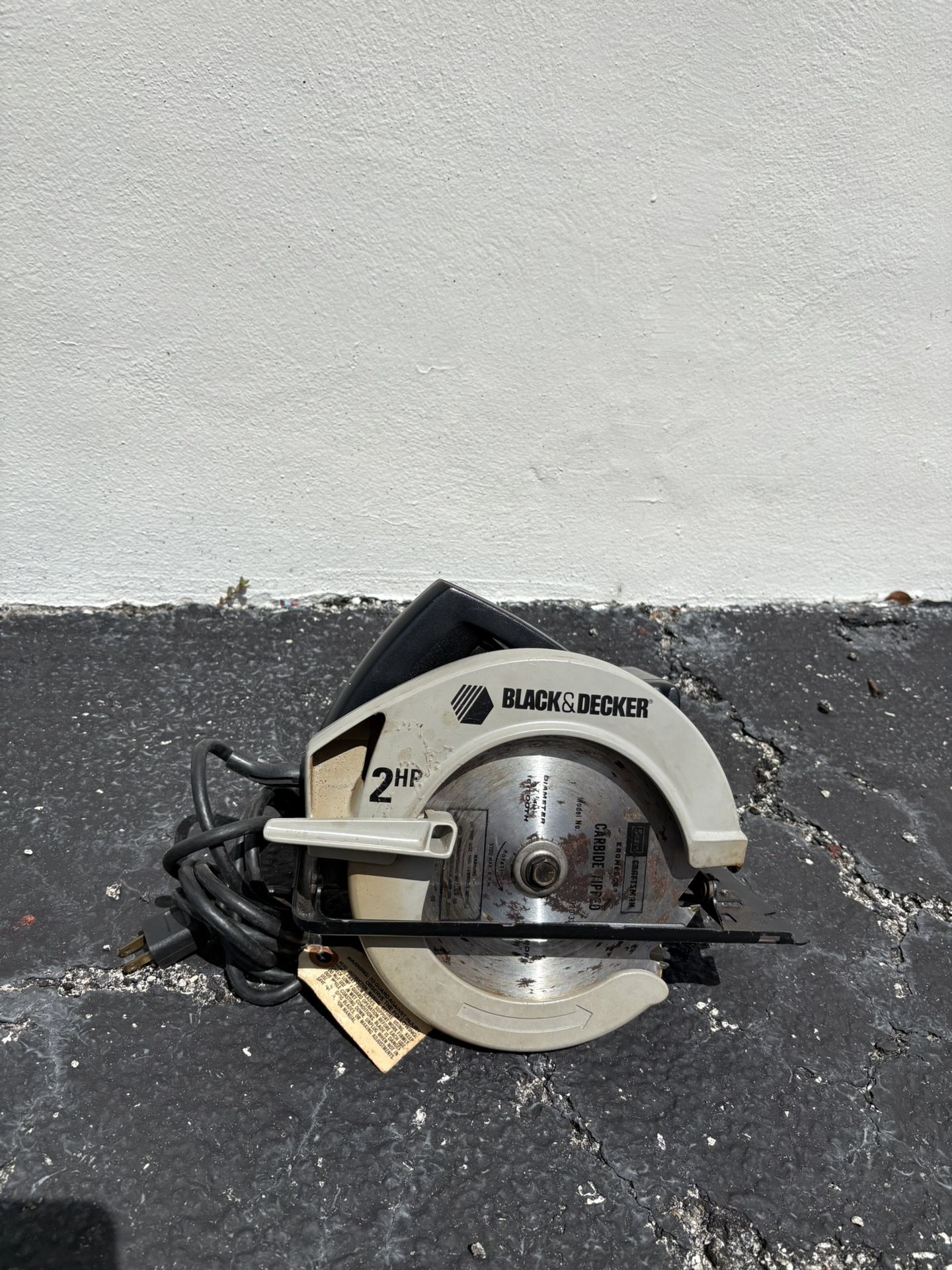 Black & Decker 7-1/4” Circular Saw Power Tool – Tested & Working