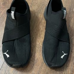 Black Woman Puma Shoes 