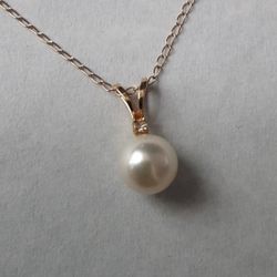Beautiful 14 Karat Pearl and Diamond Necklace