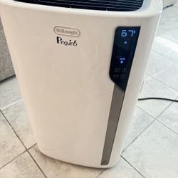 De’Longhi Pinguino 4 in 1 Portable AC/Heat/Fan/Dehumidifier