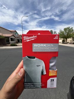 New Milwaukee Gen Il Men's Work Skin 2XL Gray Light Weight Performance Short-Sleeve T-Shirt