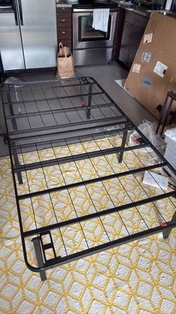 Portable bed frame - almost new