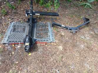 Wheel chair lift