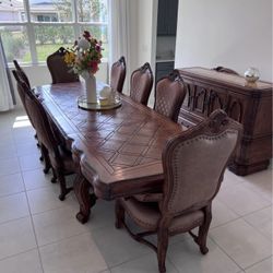 Michael Amini Tuscano Collection Dining Table 
