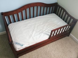 Toddler bed