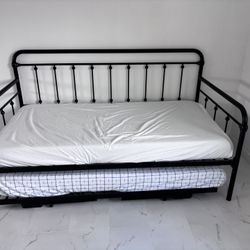 Day bed Twin Size 