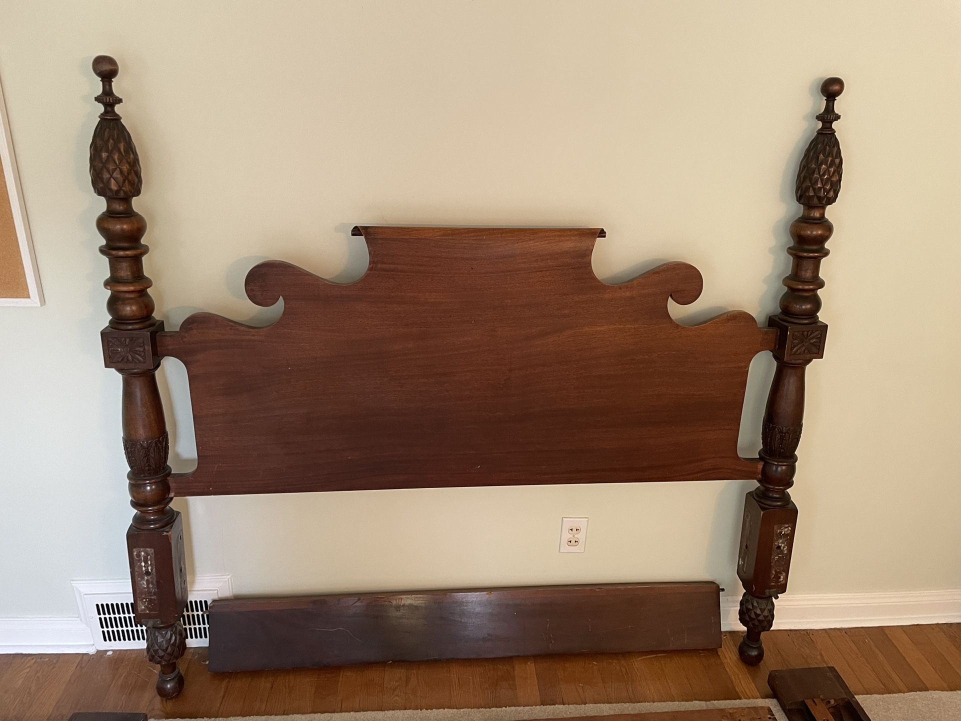 Antique Pineapple Bed Frame for Sale in Beachwood, OH OfferUp