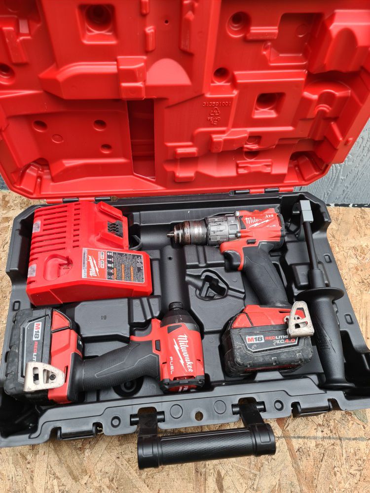 Milwaukee M18 FUEL 18-Volt Lithium-Ion Brushless Cordless Hammer Drill and Impact Driver Combo Kit (2-Tool) with Two 3.0ah and 4.0ah Batteries