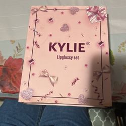 Kylie Lipglossy Set 