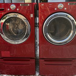 LG washing machine set in very good condition, working perfectly, pedestals included