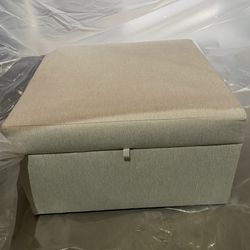 Flexsteel Storage Ottoman - Piece Upholstered Tough Fabric