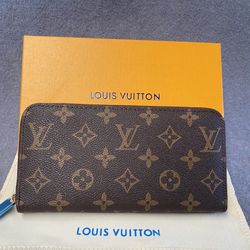 WOMENS ZIP UP LOUIS VUITTON WALLET
