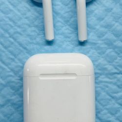 Apple AirPods Wireless Headset w/Charging & Protective Rubber Case 
