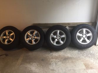 Used very good condition like new 235 70 16