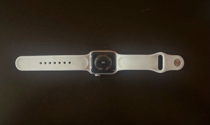Apple Watch Series 5 — 40mm