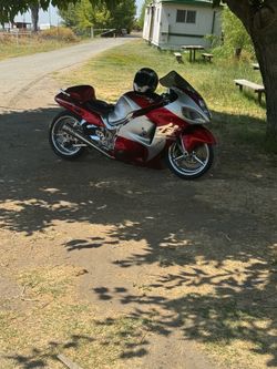 Motorcycle Suzuki hayabusa GSXR1300R