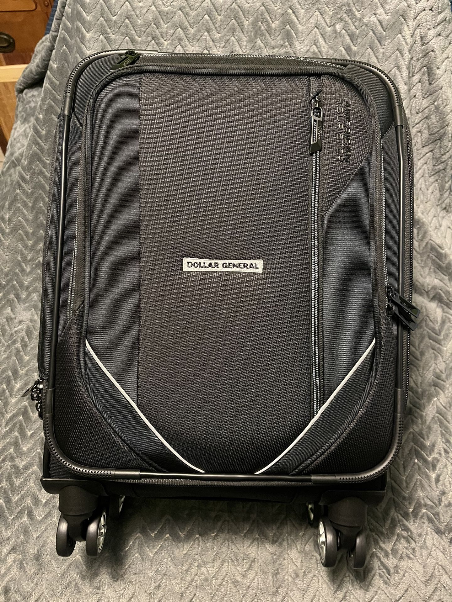American Tourister Zoom Turbo 20" Spinner