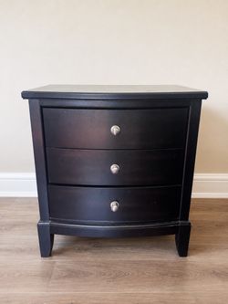 Black 3-Drawer Nightstand with Silver Knobs
