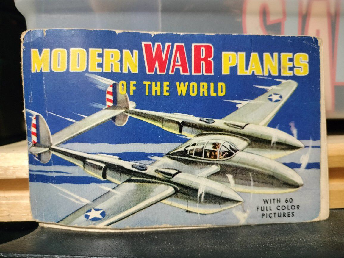 Modern War Planes Of The World Book 1942 with 60 color Pictures ( Books Bin)