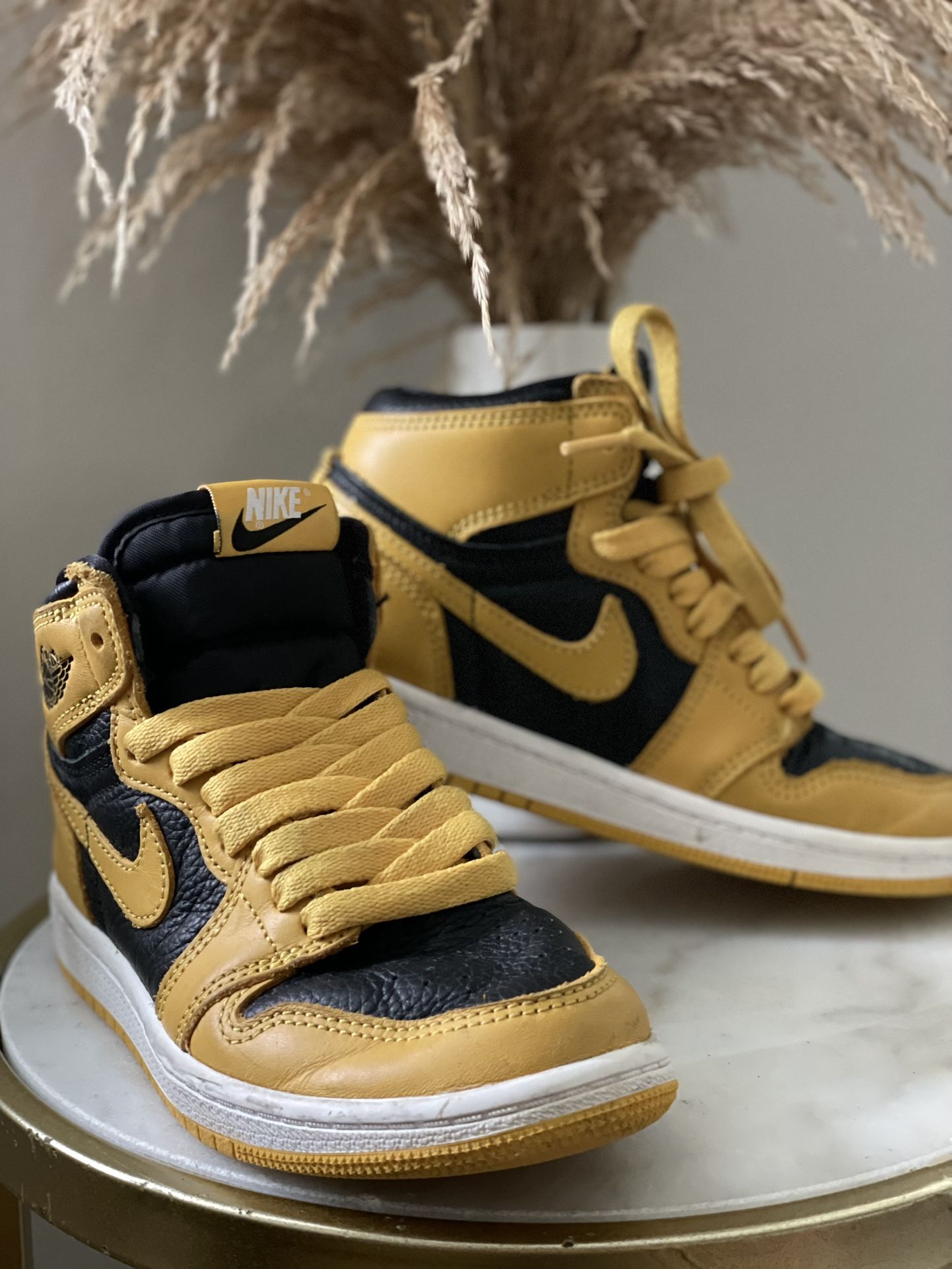 Jordan 1 Retro High Pollen