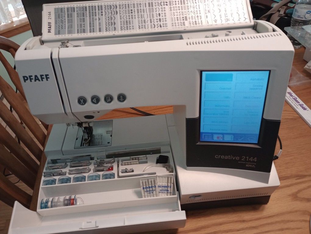 Pfaff creative Last Attempt To Sell....lower Price for Sale in Rainier