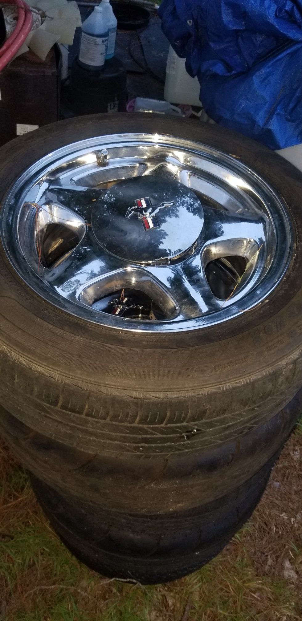 4 load 16" Chrome pony Mustang
