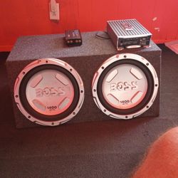 Speakers And Boss Amplifier 1500 Watts And Lc2 Coverter