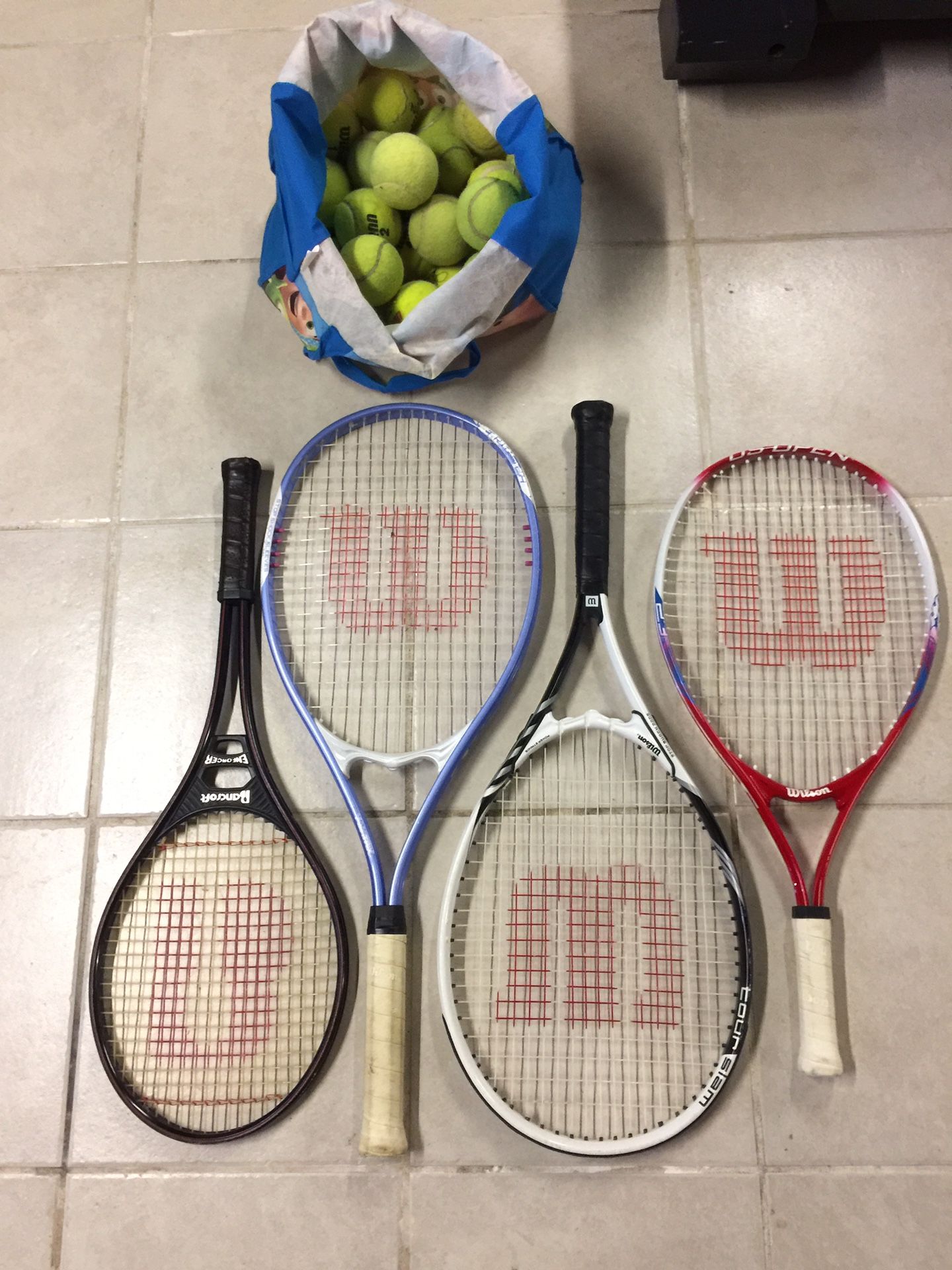 tennis rackets with balls